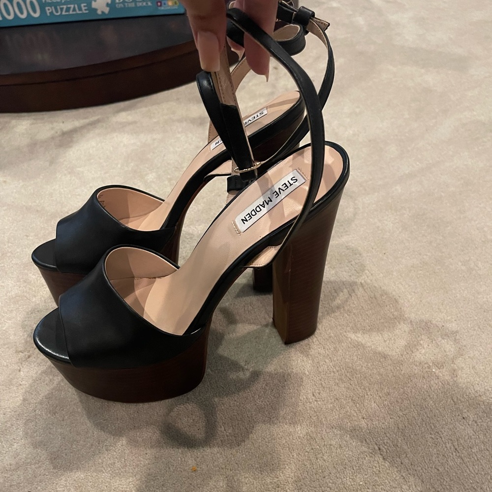 Steve Madden platforms never been worn